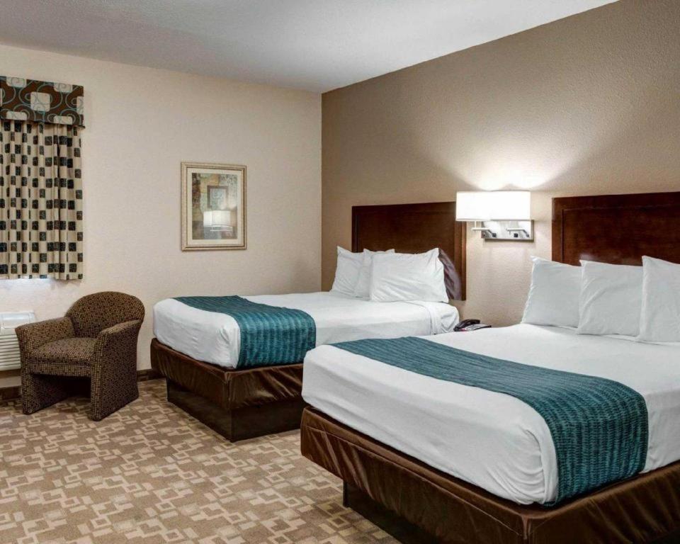 Hotel Suburban Extended