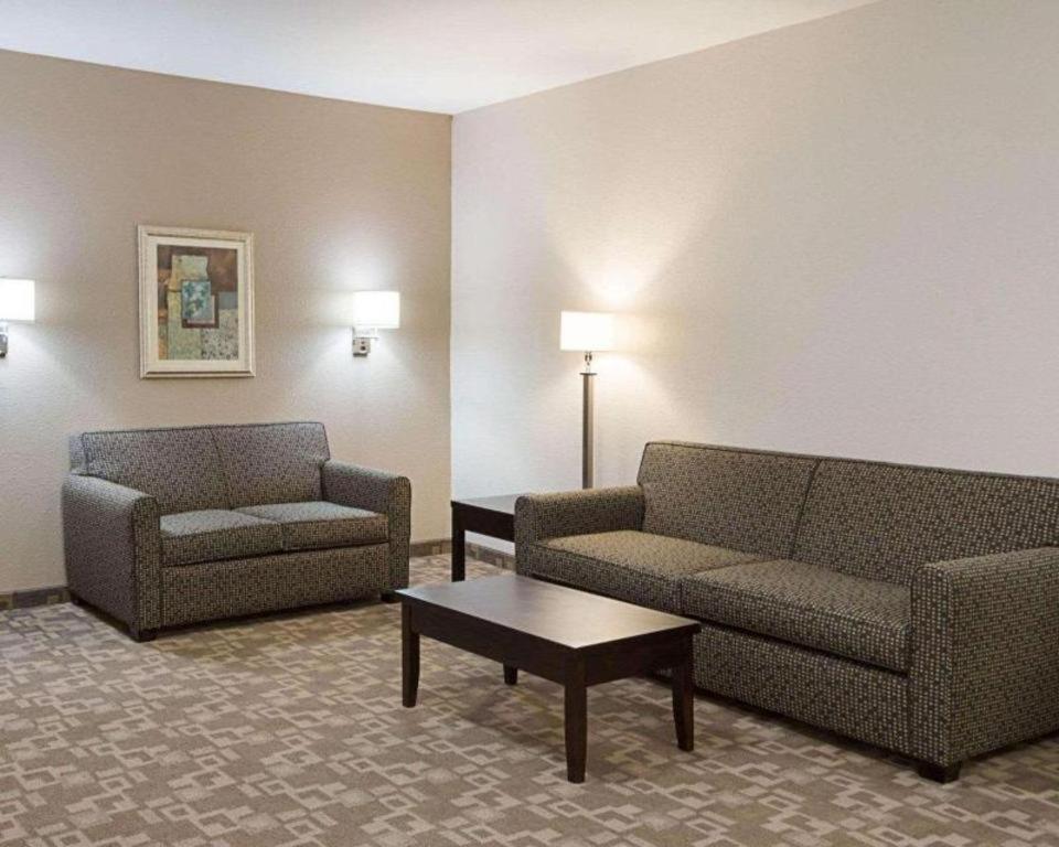 Suburban Extended Hotel