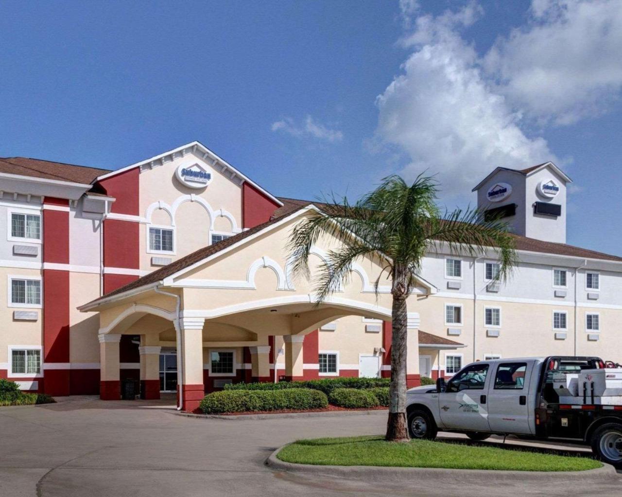 Suburban Extended Hotel 2*