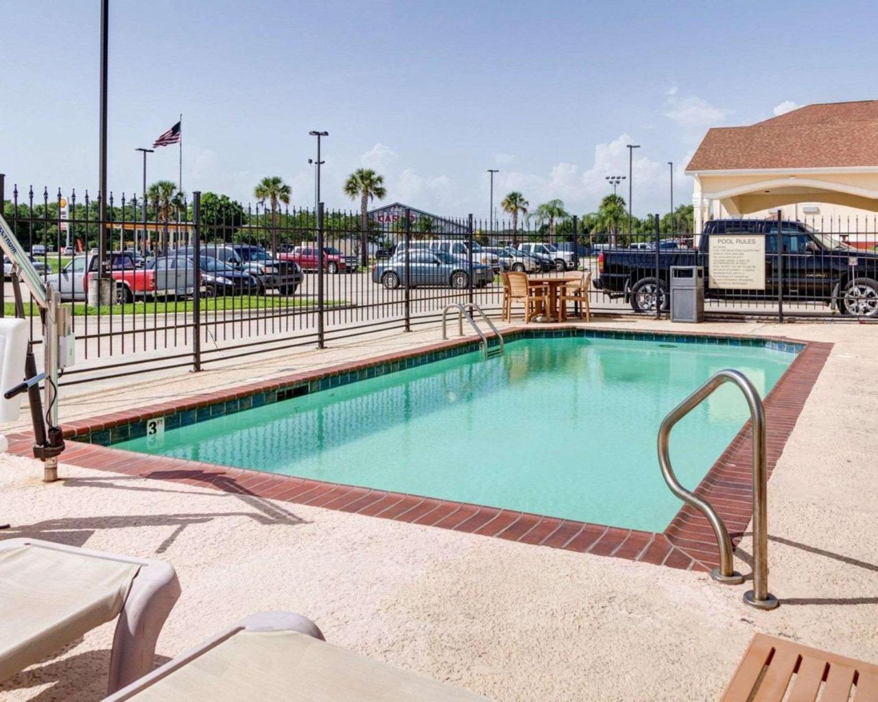 Suburban Extended Hotel